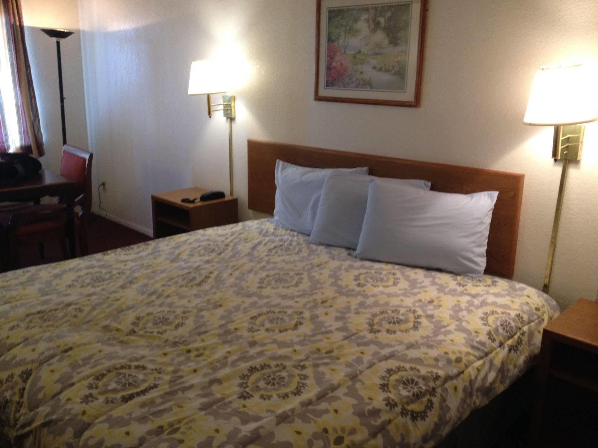 Crown Inn Grand Prairie Buitenkant foto